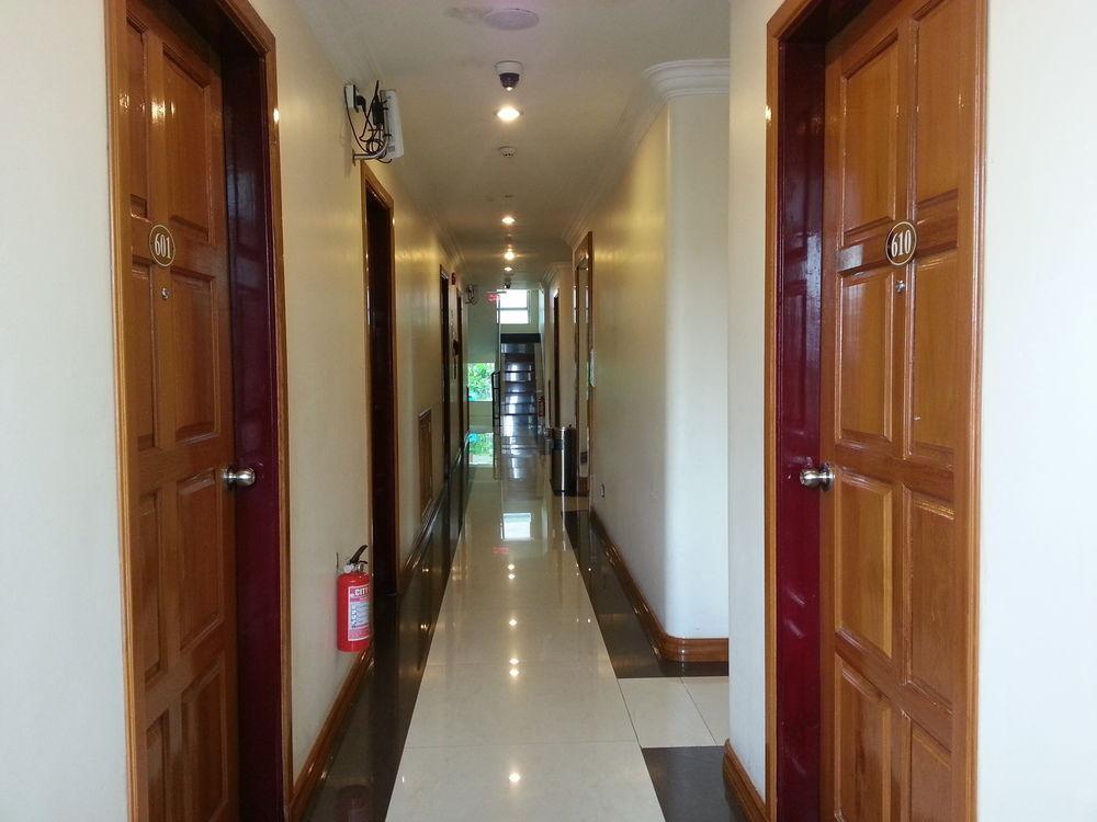 Grand Laurel Hotel Yangon Extérieur photo